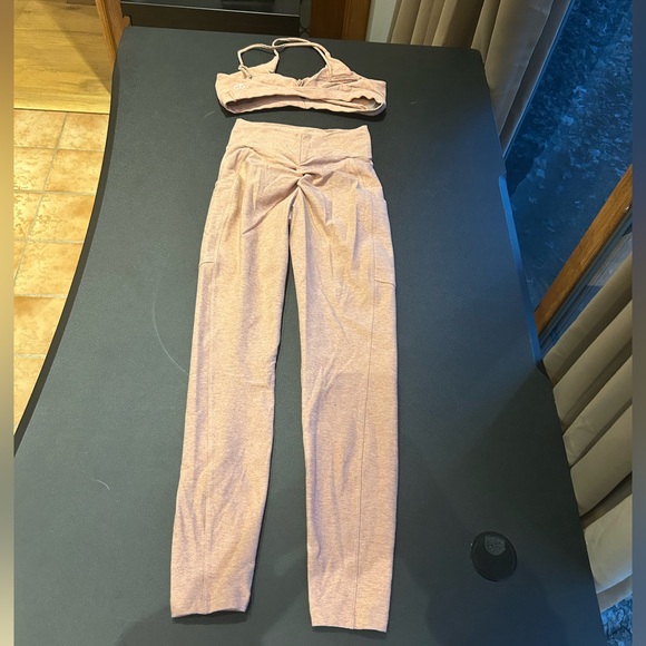 (3) Bombshell Workout Set Bundle - Picture 8 of 13